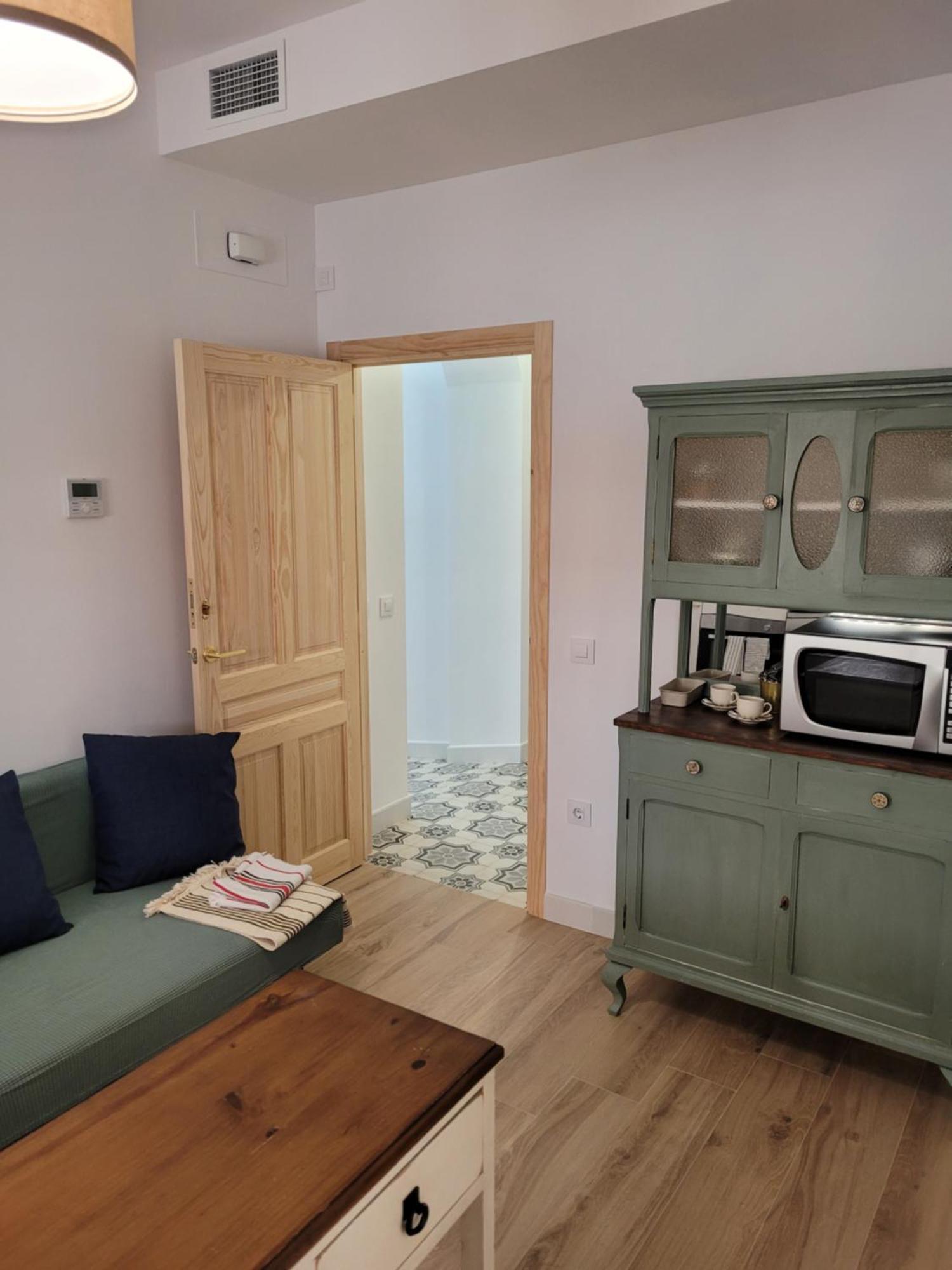 Apartamento Con Wifi, Patio Y Garaje Privado Alcalá de Guadaira Dış mekan fotoğraf