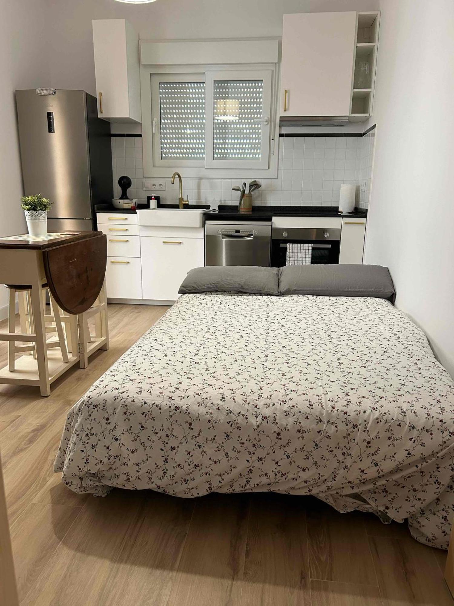 Apartamento Con Wifi, Patio Y Garaje Privado Alcalá de Guadaira Dış mekan fotoğraf